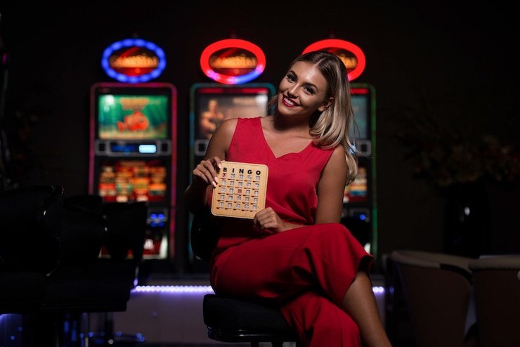 Antarmuka aplikasi mobile vslots88 menampilkan blackjack Kode Alam dengan kontrol taruhan